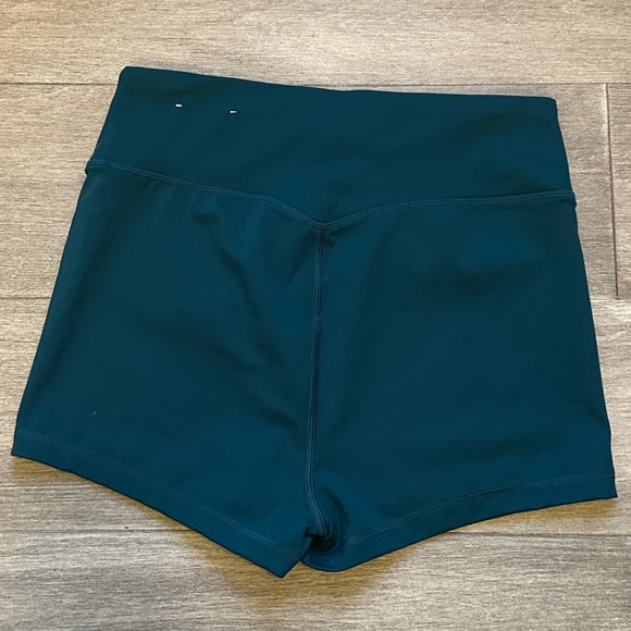 American Eagle the Everything Shortie - Picture 3 of 3